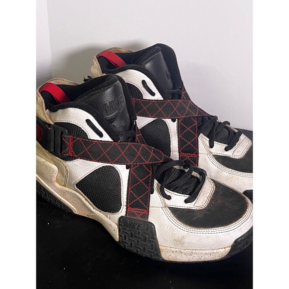 Size 9.5- Nike Air Raid Black/University‎ Red/White DD8559-100 main image 8